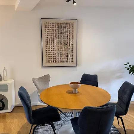 Megaschoen! Gassenviertel! 3 Schlafzimmer! Balkon! Zusaetzliches Gaeste-wc! Apartment *