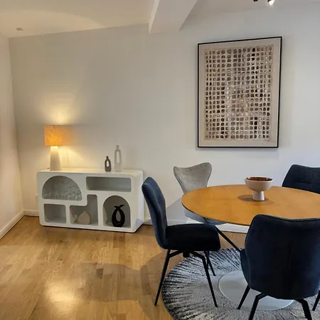 Megaschoen! Gassenviertel! 3 Schlafzimmer! Balkon! Zusaetzliches Gaeste-wc! Apartment *