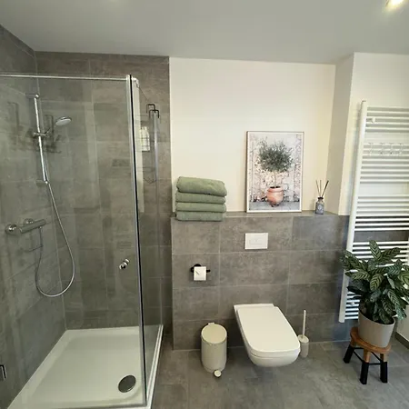 Apartment Megaschoen! Gassenviertel! 3 Schlafzimmer! Balkon! Zusaetzliches Gaeste-wc! Bayreuth